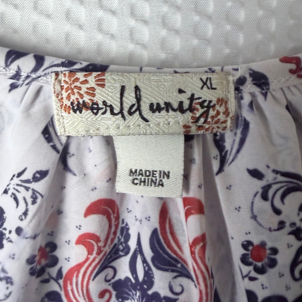 World Unity Tunic Top Knit Women XL Blue Paisley Crochet Lace Sharkbite Hem - Picture 7 of 10